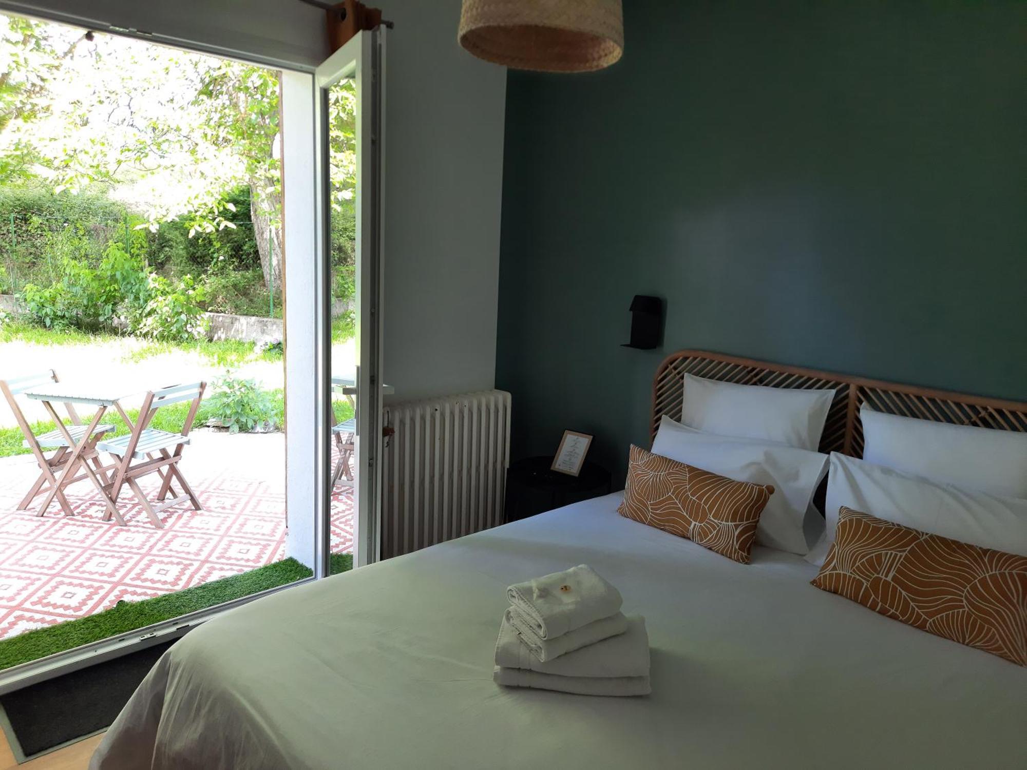Le Jardin De Moulis, Saint Girons, Ariege, Pyrenees, Bed & Breakfast Exterior photo