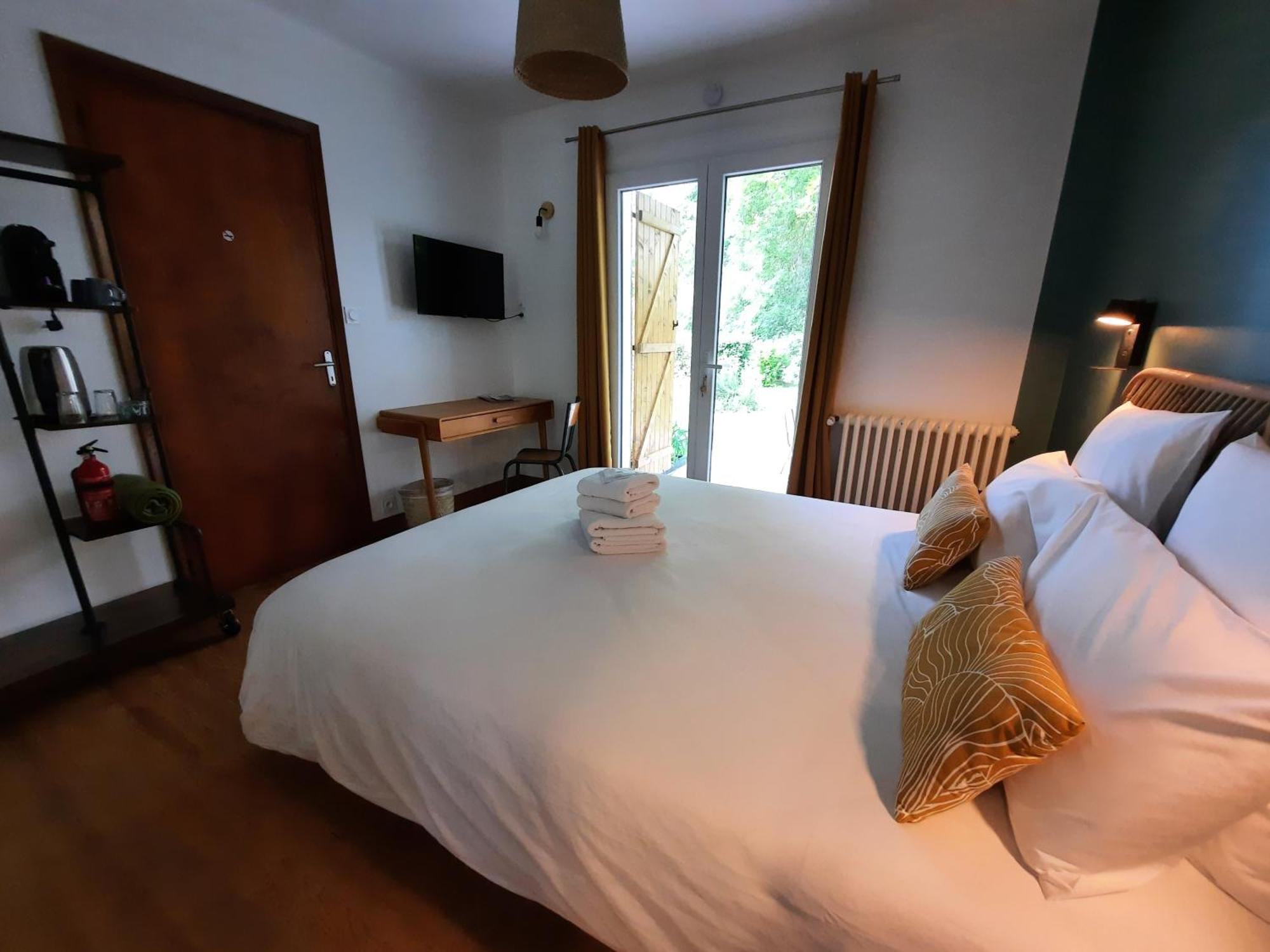 Le Jardin De Moulis, Saint Girons, Ariege, Pyrenees, Bed & Breakfast Exterior photo