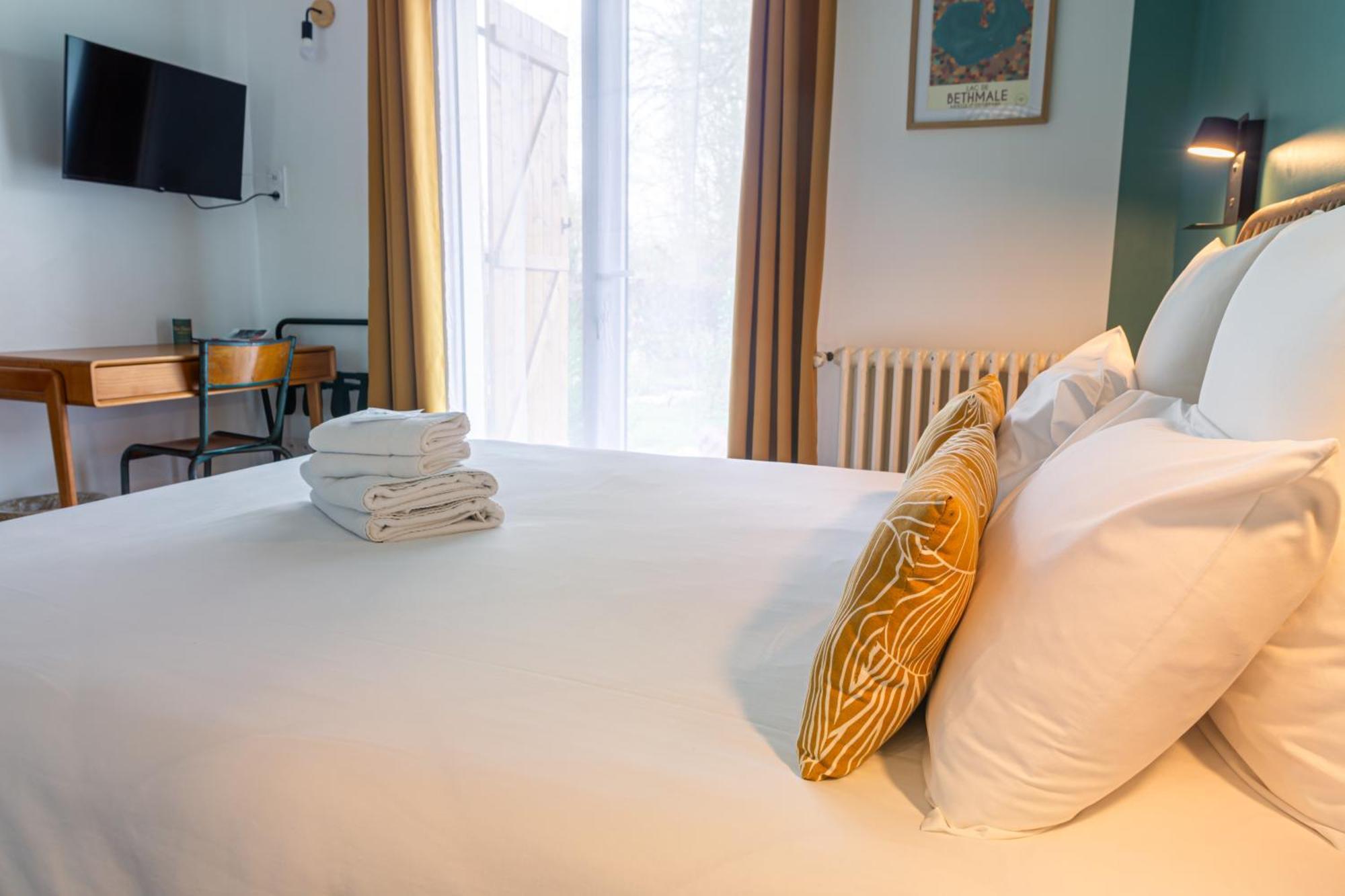 Le Jardin De Moulis, Saint Girons, Ariege, Pyrenees, Bed & Breakfast Exterior photo